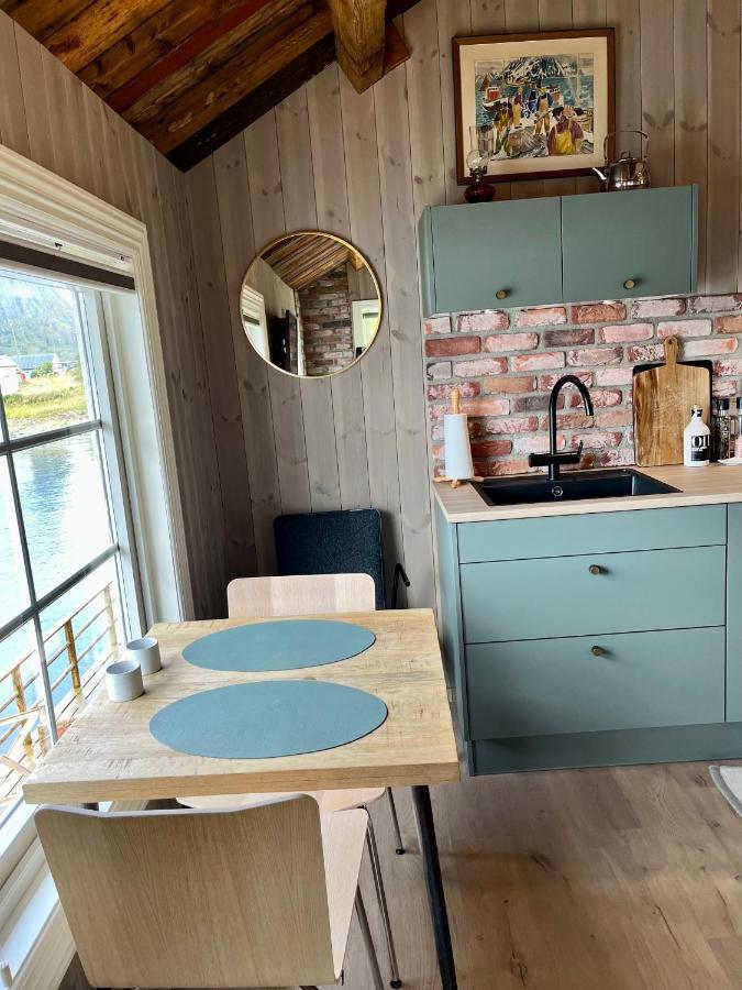 Lofoten Suite Apartments - Rostad Retro Rorbuer 레이네 외부 사진