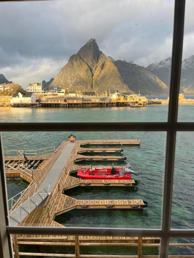 Lofoten Suite Apartments - Rostad Retro Rorbuer 레이네 외부 사진