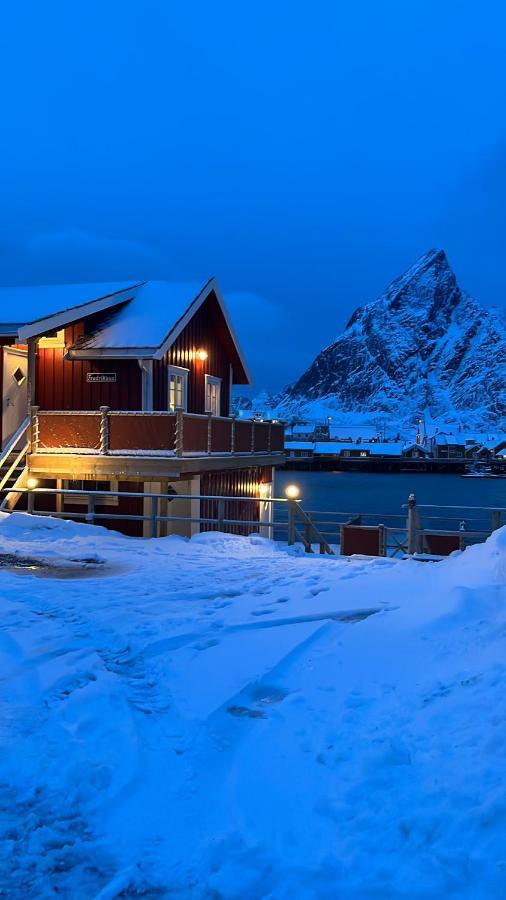 Lofoten Suite Apartments - Rostad Retro Rorbuer 레이네 외부 사진