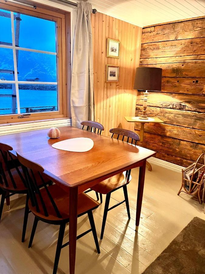 Lofoten Suite Apartments - Rostad Retro Rorbuer 레이네 외부 사진