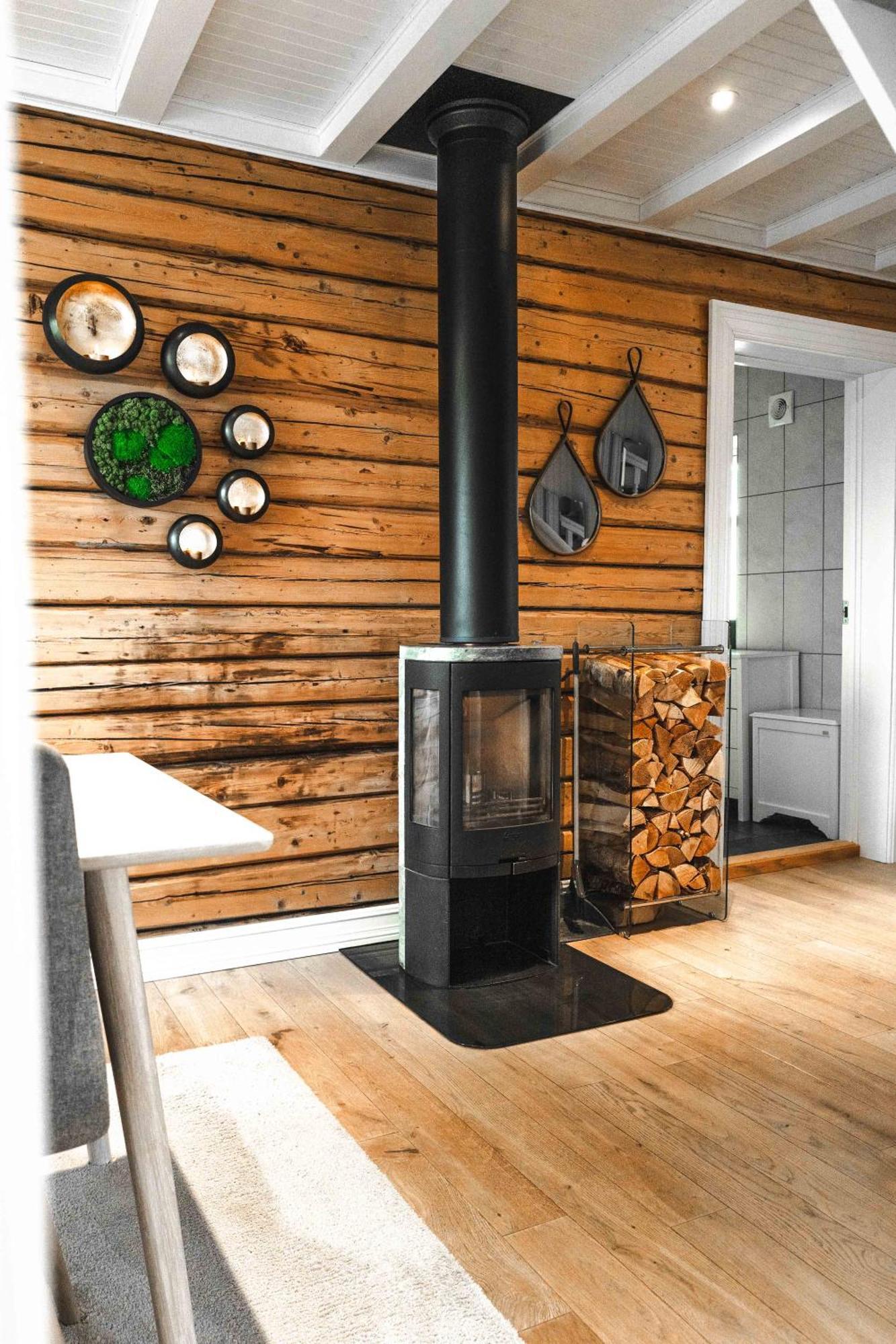 Lofoten Suite Apartments - Rostad Retro Rorbuer 레이네 외부 사진